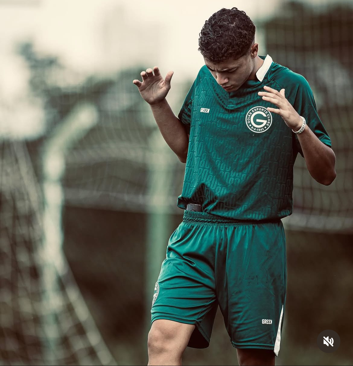 João Lorenzo - Lateral-direito