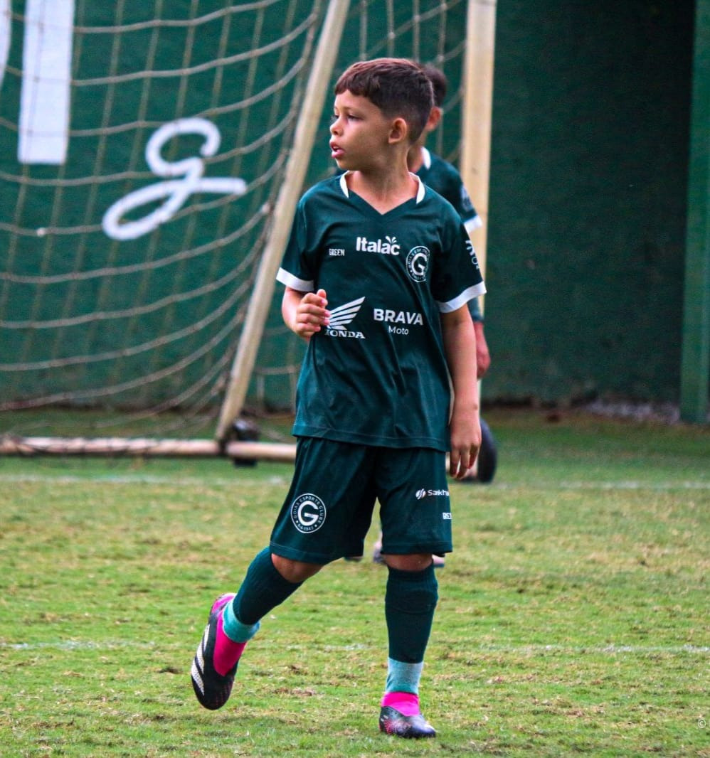 Michel Felipe - Meia-atacante